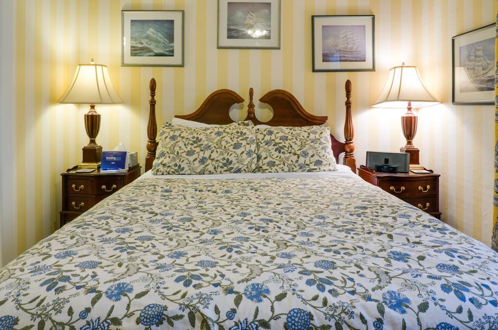 Calgary Westways Guest House Стая снимка