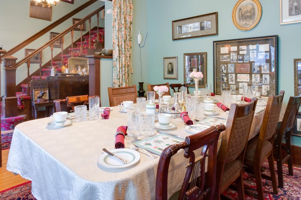 Calgary Westways Guest House Екстериор снимка