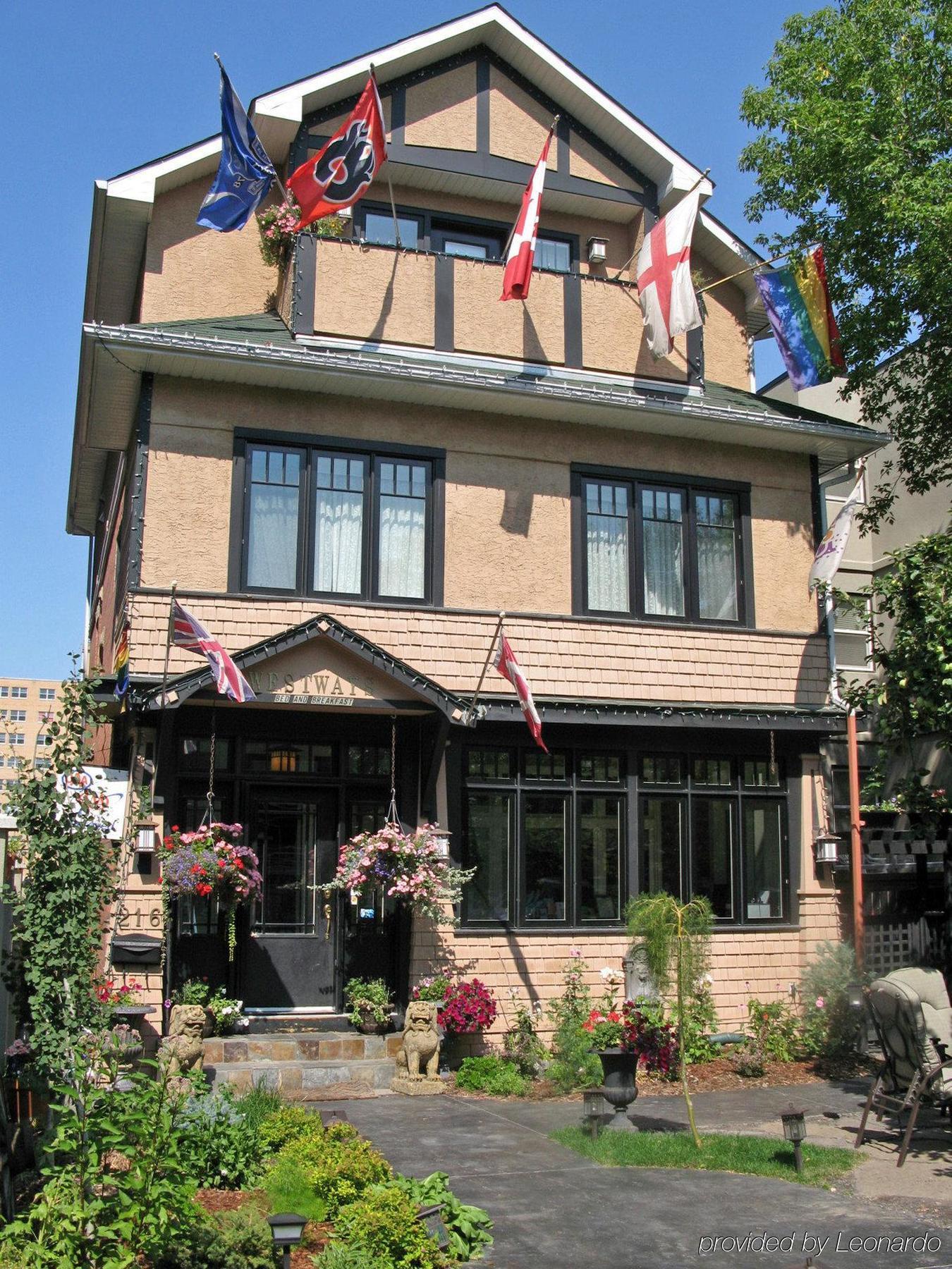 Calgary Westways Guest House Екстериор снимка