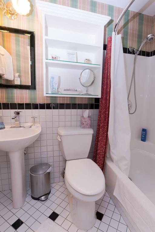 Calgary Westways Guest House Екстериор снимка