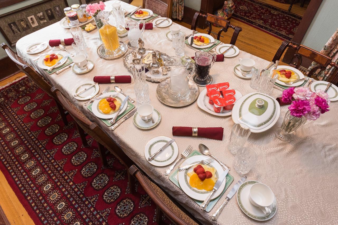 Calgary Westways Guest House Екстериор снимка