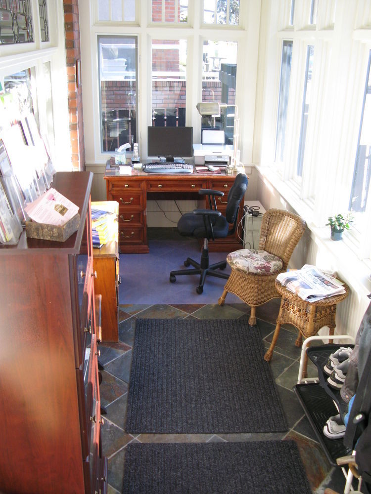 Calgary Westways Guest House Екстериор снимка