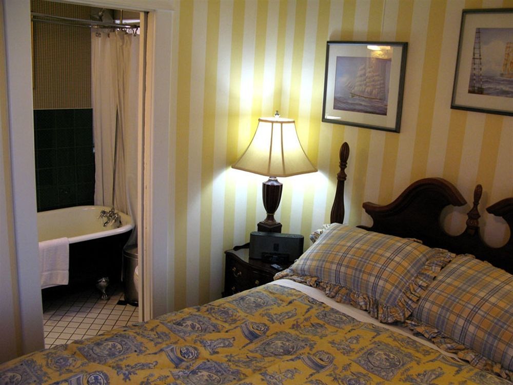 Calgary Westways Guest House Екстериор снимка