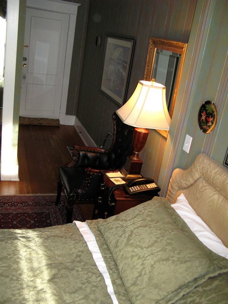 Calgary Westways Guest House Екстериор снимка