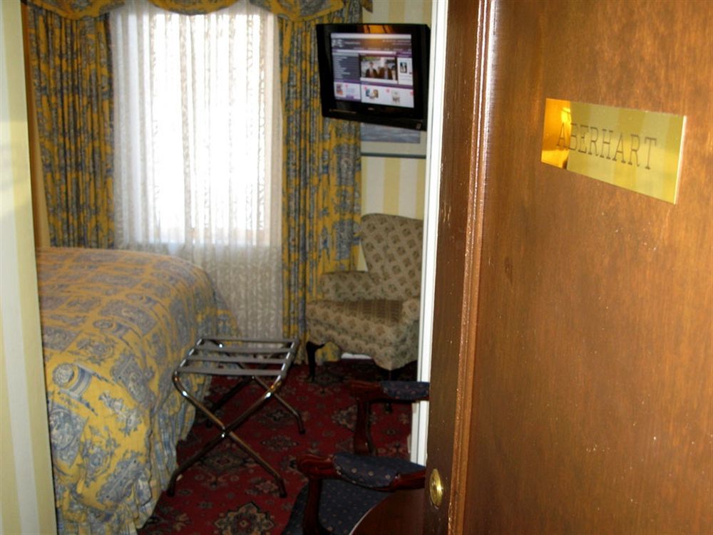 Calgary Westways Guest House Екстериор снимка