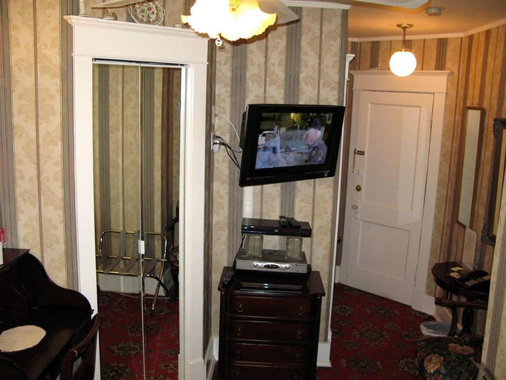 Calgary Westways Guest House Екстериор снимка