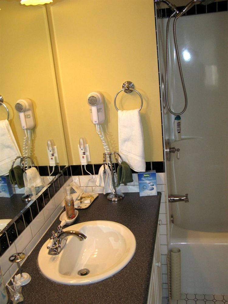 Calgary Westways Guest House Екстериор снимка