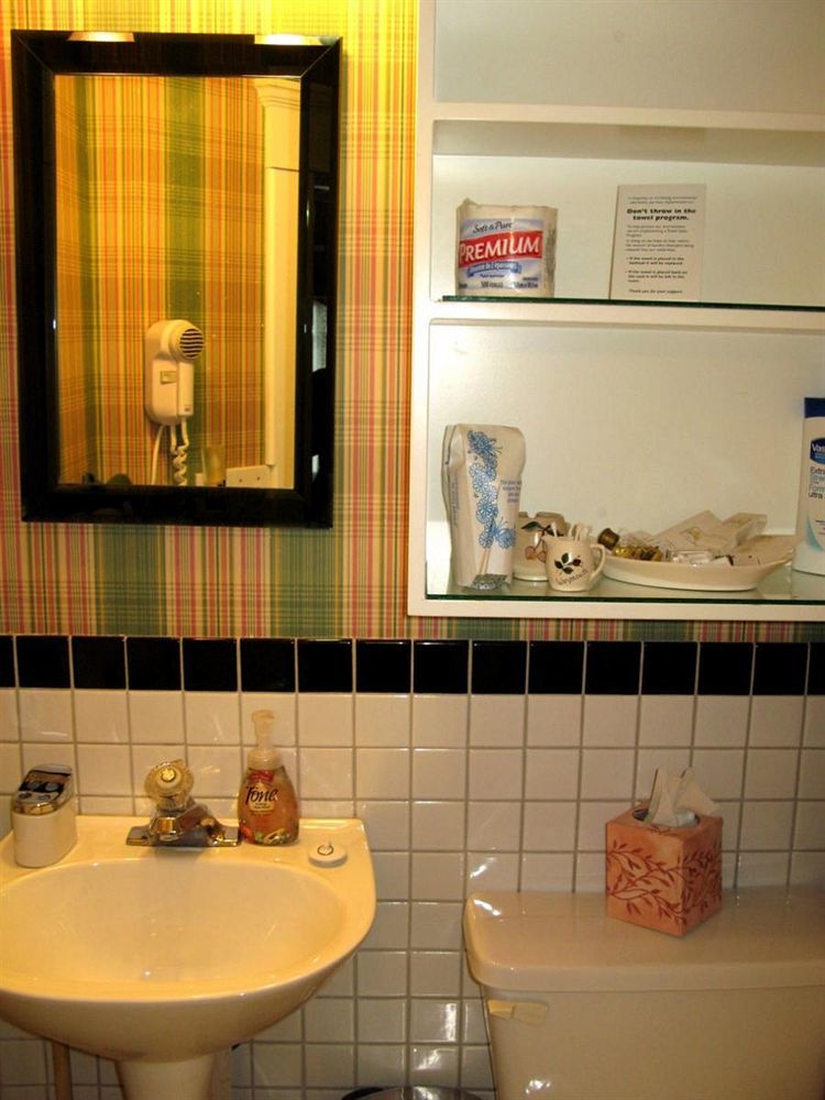 Calgary Westways Guest House Екстериор снимка