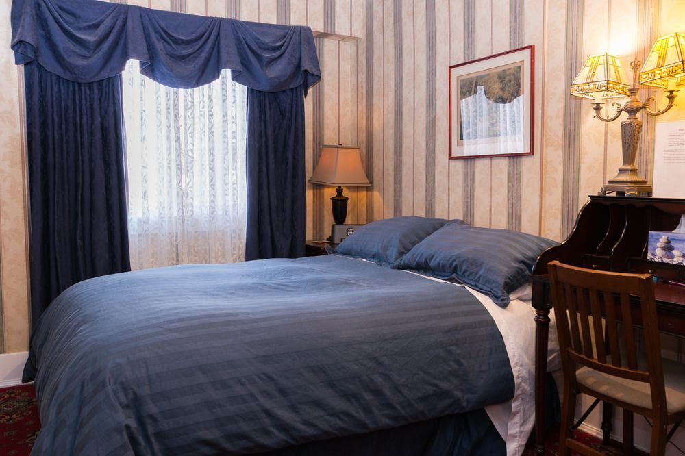 Calgary Westways Guest House Екстериор снимка