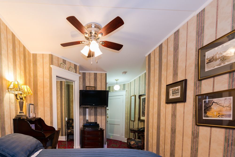 Calgary Westways Guest House Екстериор снимка